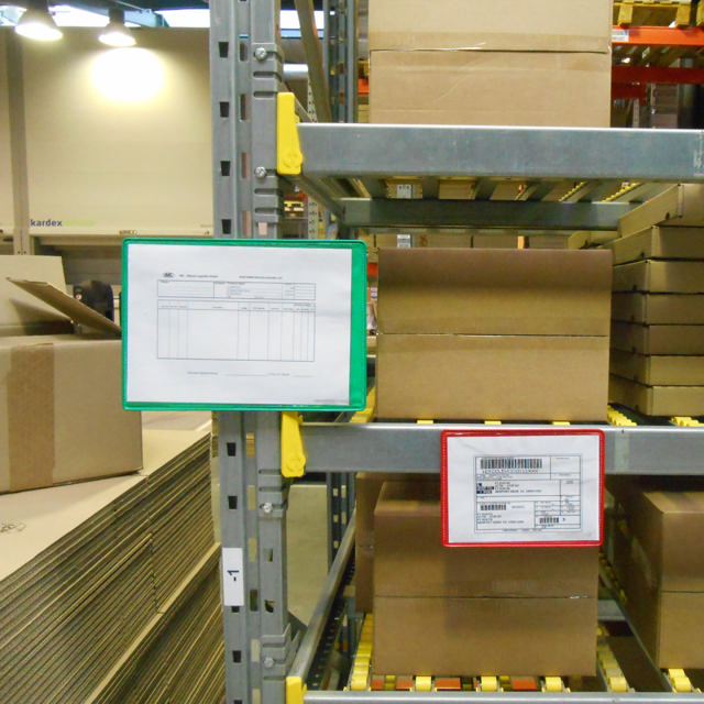 Magneettivahvistettu logistiikan tunnistetasku, A4, vaaka, sivulataus