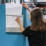 Magneettinen 4-renkainen näyttökansio reunuksella, alumiini, A4, vaaka-asento