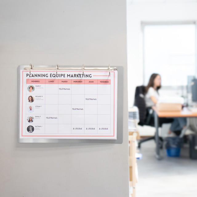 4-renkainen näyttökansio, magneettikiinnityksellä, alumiini, A4, vaakasuora