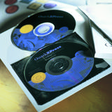 Itsekiinnittyvä CD/DVD-tasku, suojasisuksella, pysyvä