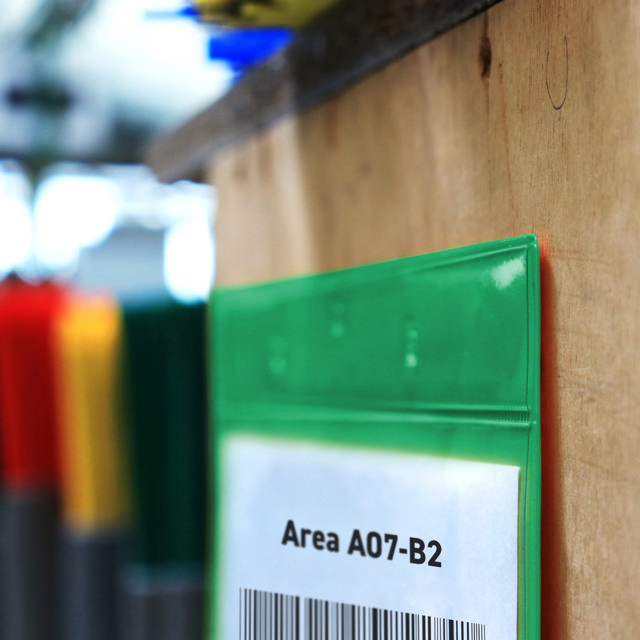 Itsekiinnittyvä logistiikan tunnistetasku, pysyvä, A4, vaaka-asento